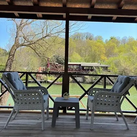 Enjoy The Riverside! Secret Yard